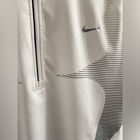 Nike Fit Dri Nike+ Mens White Short Sleeve Workout Shirt - Size L - Picture 9 of 10